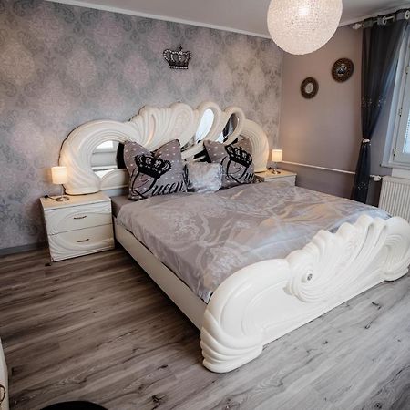 Timeout Royal Apartment Ellar Екстериор снимка