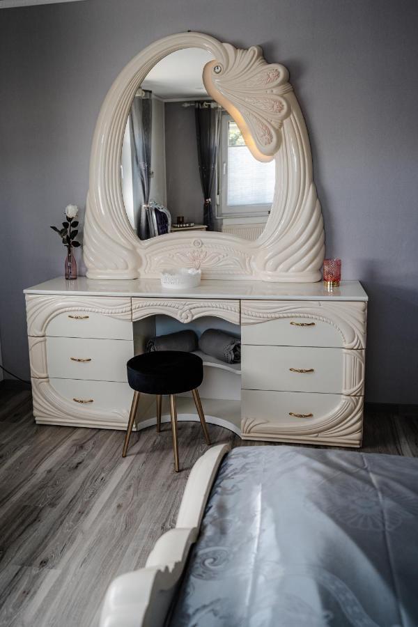 Timeout Royal Apartment Ellar Екстериор снимка