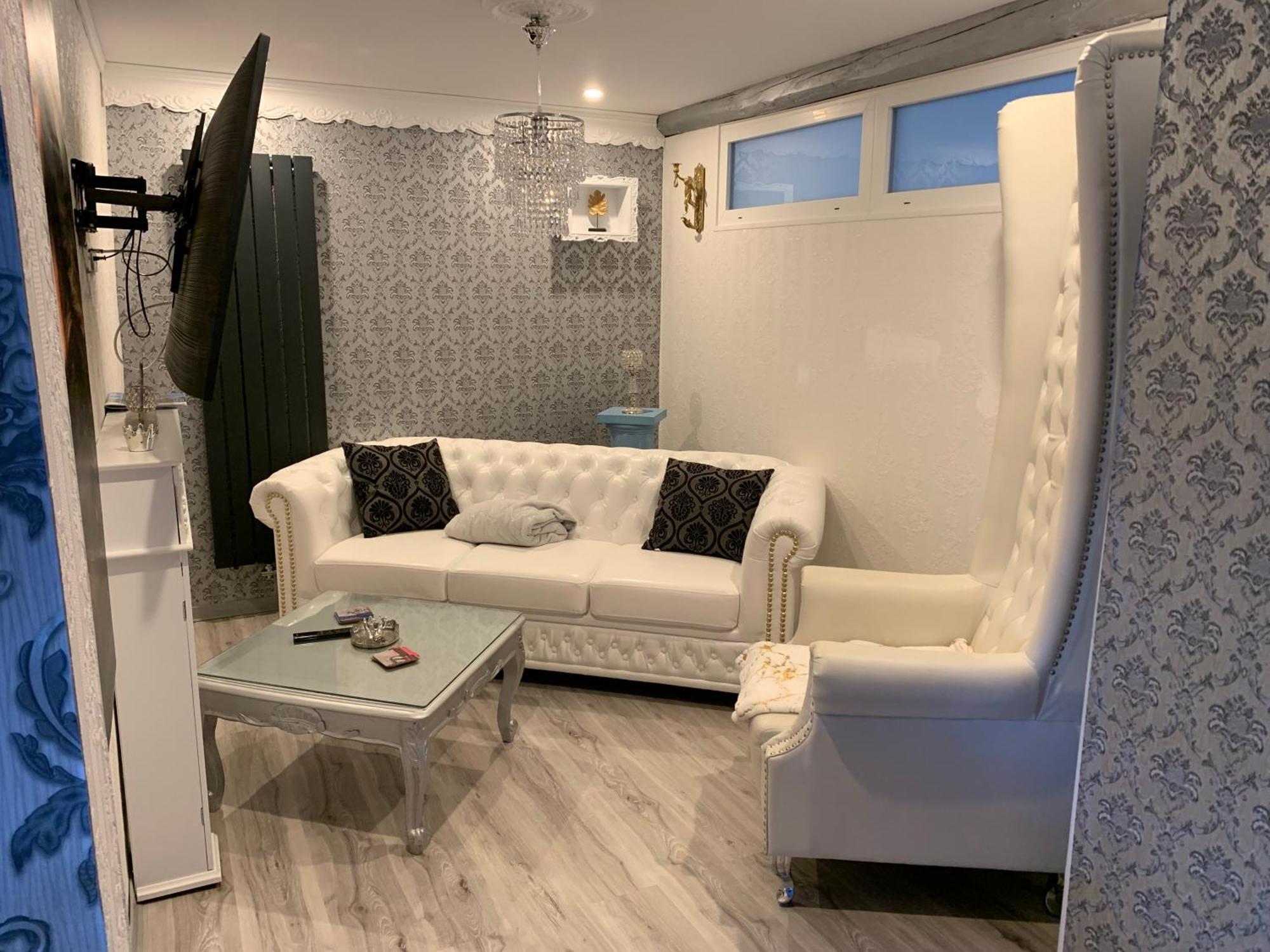 Timeout Royal Apartment Ellar Екстериор снимка